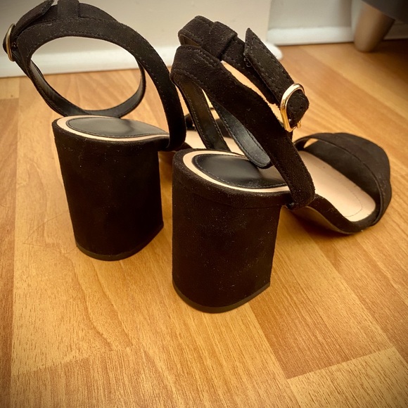 Black Strap Sandals with Heels from Stradivarius - Picture 3 of 4